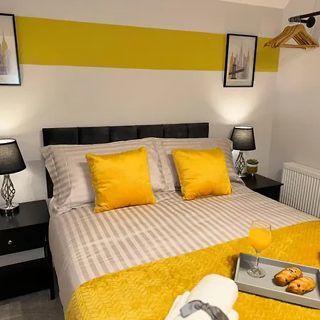 Nhs Workers And Students Haven - The Bee Hive Villa Reading Exterior photo