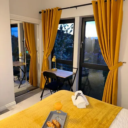 Nhs Workers And Students Haven - The Bee Hive Villa Reading Exterior photo