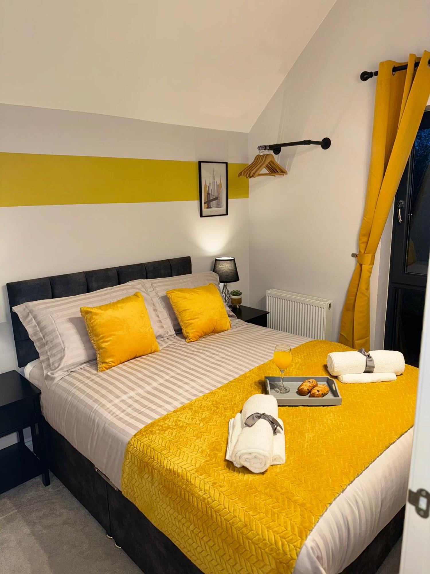 Nhs Workers And Students Haven - The Bee Hive Holiday home Reading